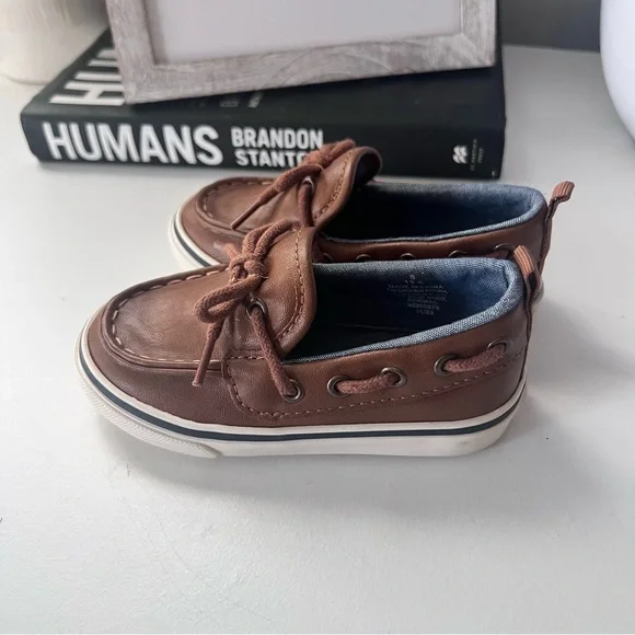 Assorted toddler size 6 shoes - Picture 8 of 8